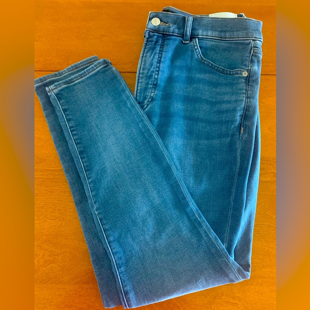 Women’s EXPRESS High Waisted Skinny Jeans. Size 12.